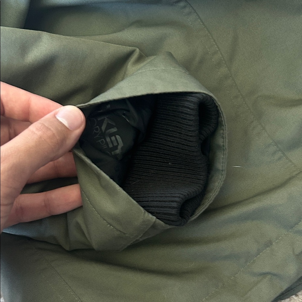 Dark Green Oakley Ski/Snowboard Jacket With Logo … - image 6